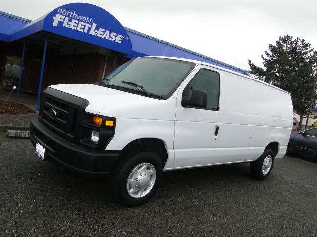Ford Econoline SE Truck Passenger Van