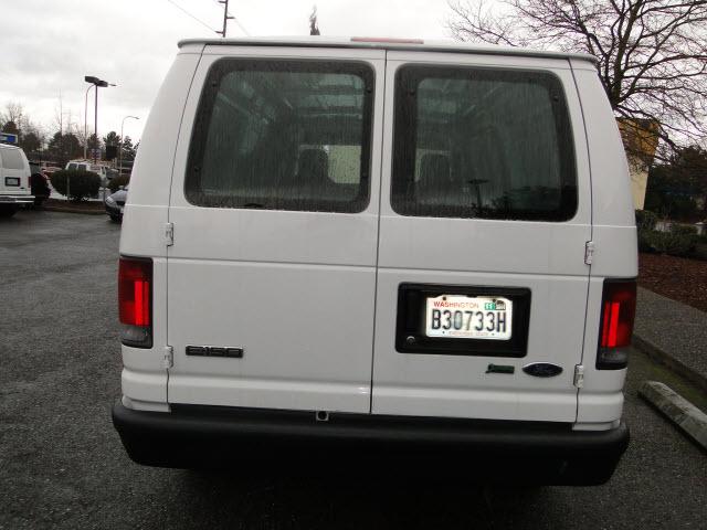 Ford Econoline 2009 photo 2