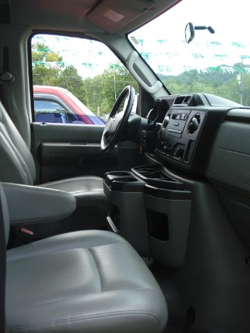 Ford Econoline 2009 photo 3
