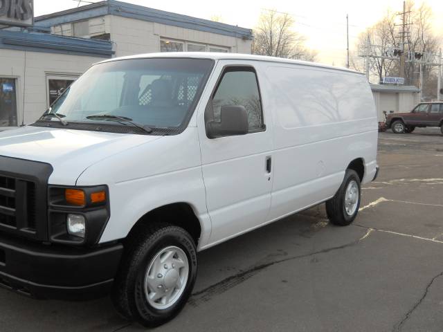 Ford Econoline 2009 photo 1