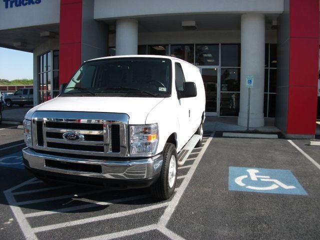 Ford Econoline XLT Sport 4.6L 2WD Passenger Van