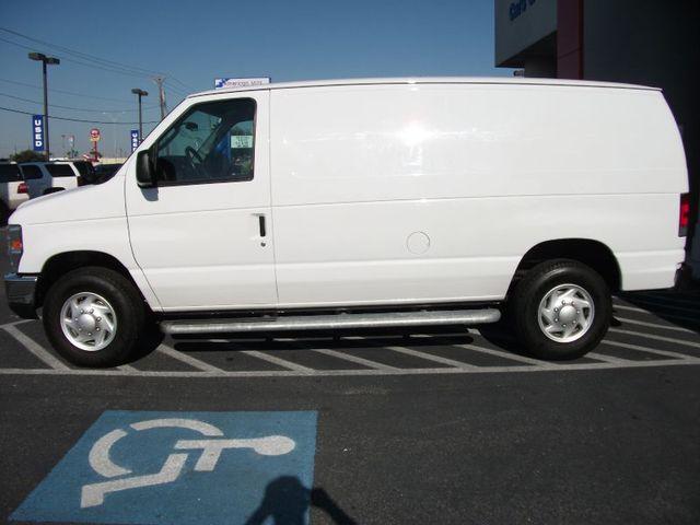 Ford Econoline 2009 photo 1