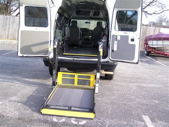 Ford Econoline 2009 photo 1