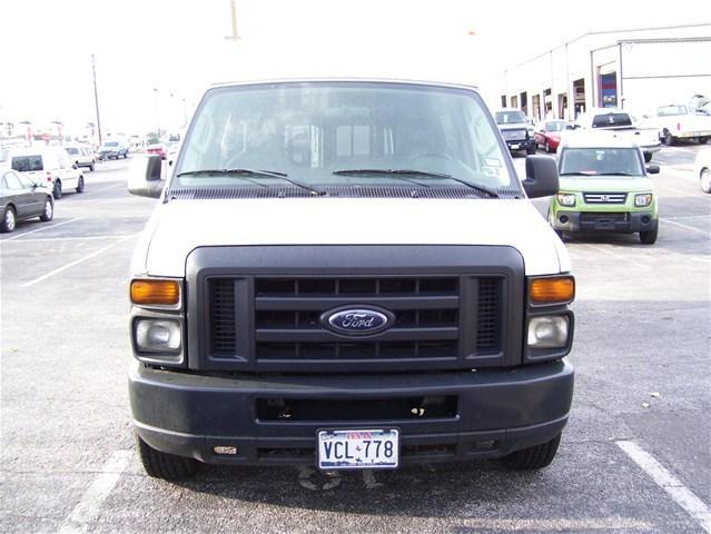 Ford Econoline 2009 photo 3