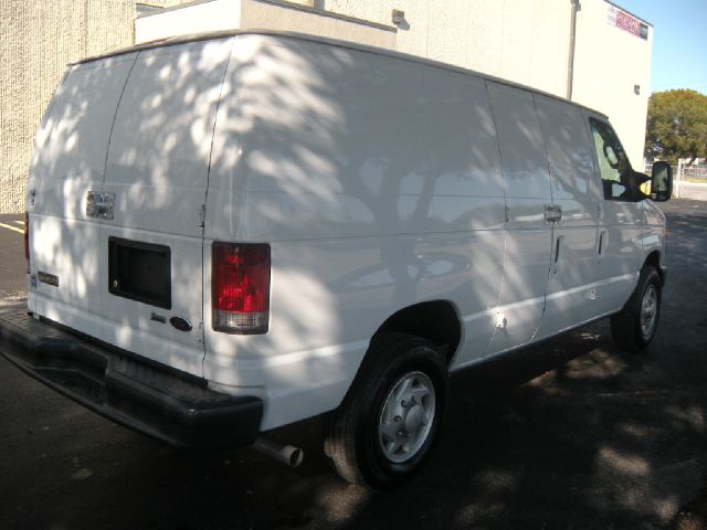 Ford Econoline 2009 photo 1