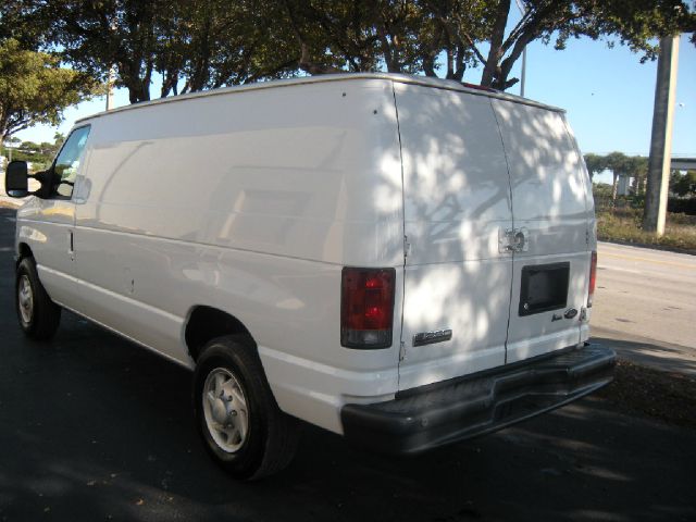 Ford Econoline 2009 photo 3