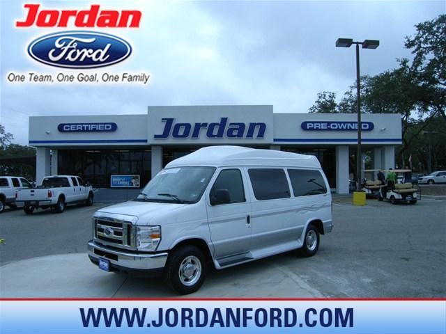 Ford Econoline 4WD SLT Passenger Van