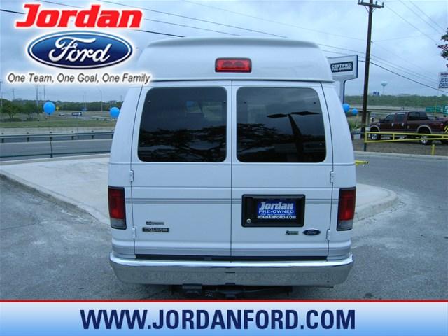 Ford Econoline 2009 photo 3