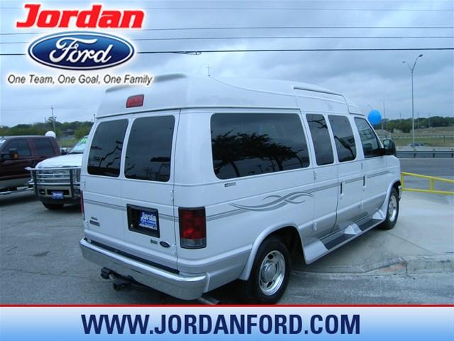 Ford Econoline 2009 photo 4
