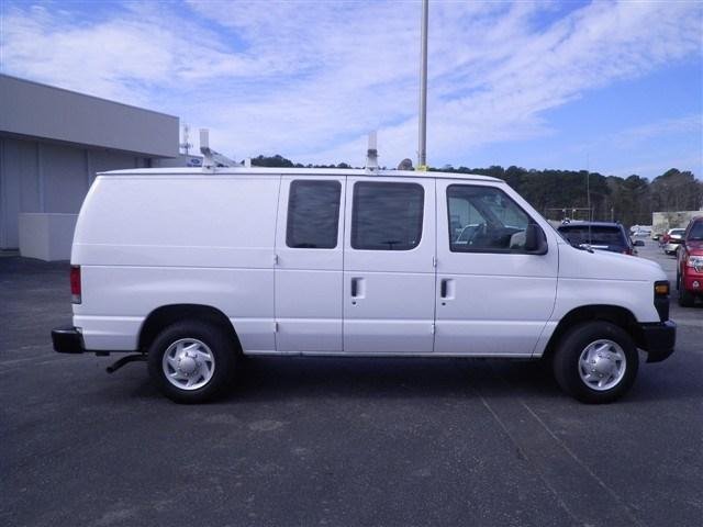 Ford Econoline 2009 photo 1