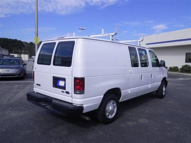 Ford Econoline 2009 photo 2