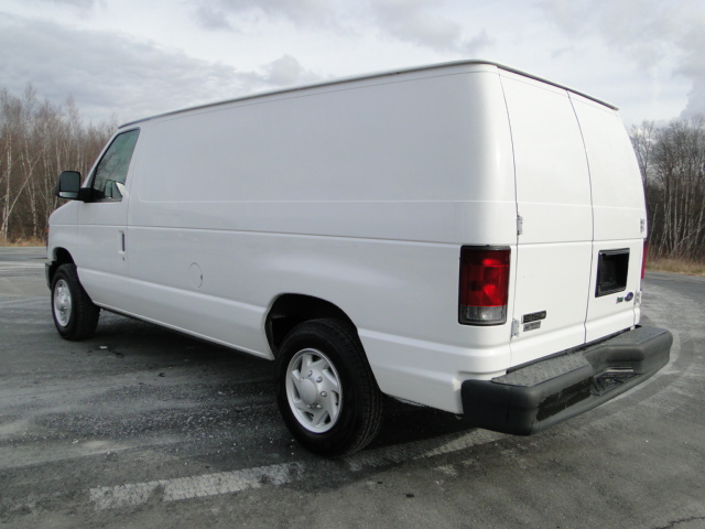 Ford Econoline 2009 photo 2
