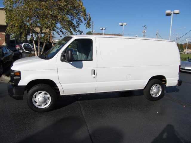 Ford Econoline 2009 photo 1