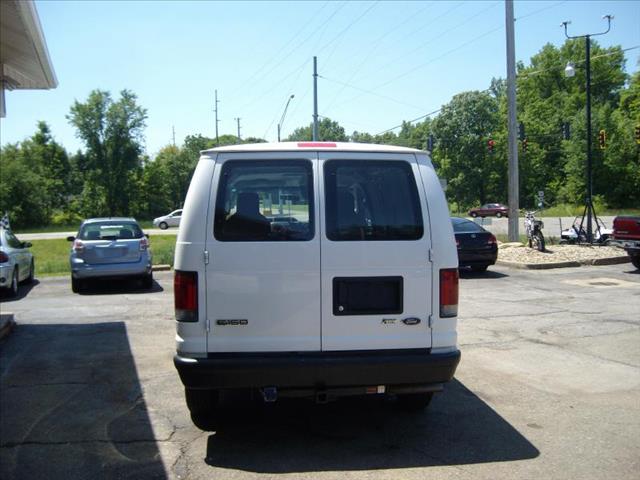 Ford Econoline 2009 photo 1
