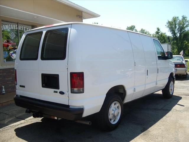 Ford Econoline 2009 photo 2