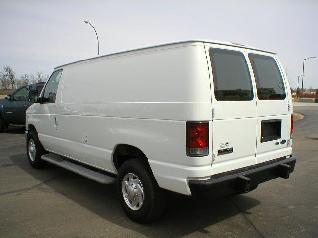 Ford Econoline 2010 photo 1