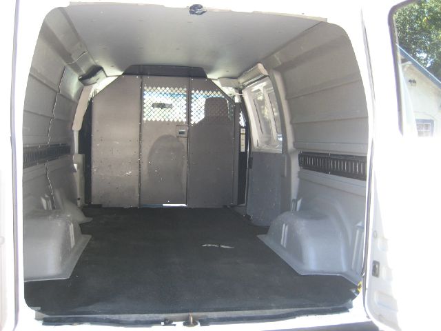 Ford Econoline 2010 photo 1