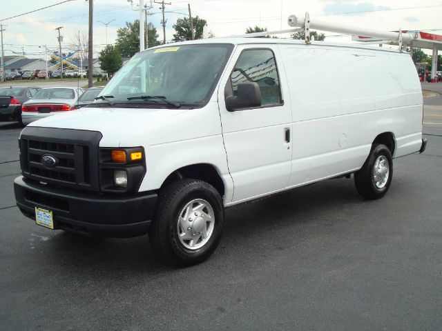 Ford Econoline 2010 photo 3