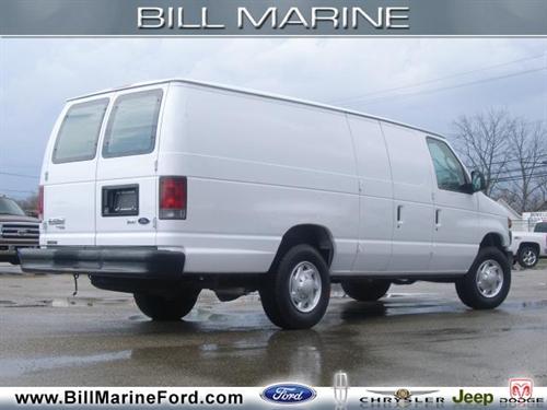 Ford Econoline 2011 photo 2