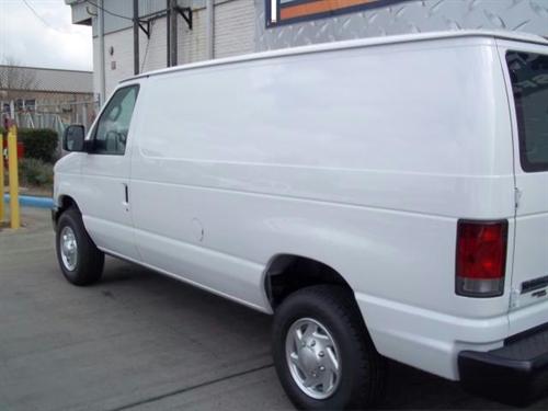 Ford Econoline 2011 photo 1