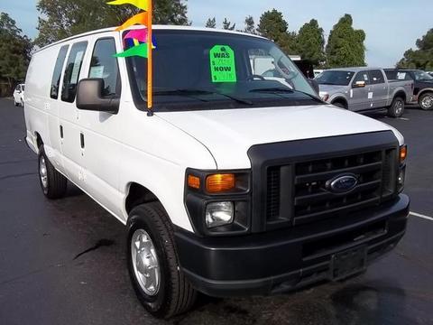 Ford Econoline 2011 photo 1