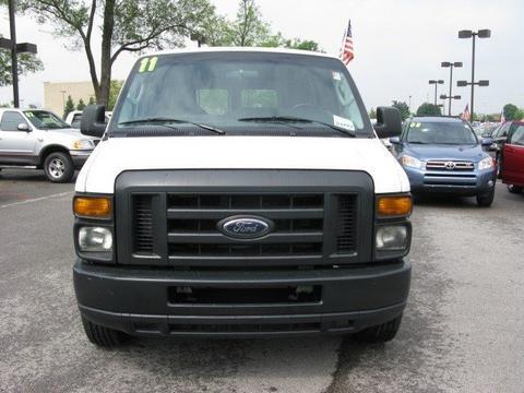 Ford Econoline 2011 photo 1