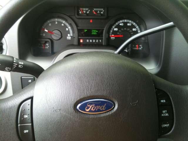 Ford Econoline 2011 photo 1