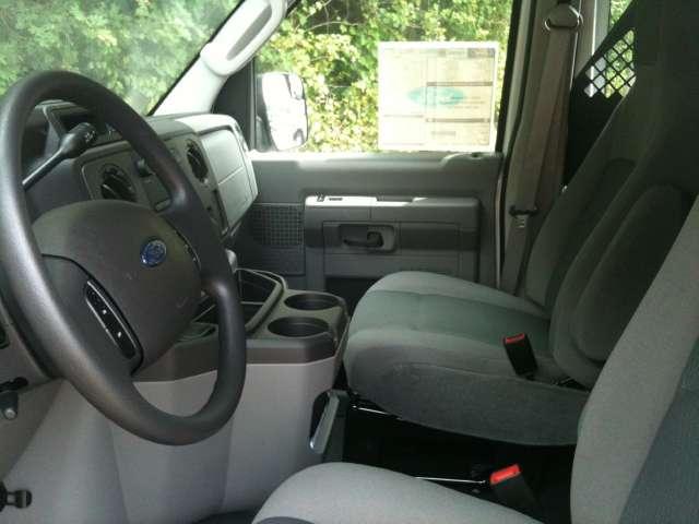 Ford Econoline 2011 photo 4