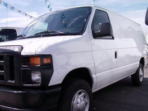 Ford Econoline 2011 photo 1