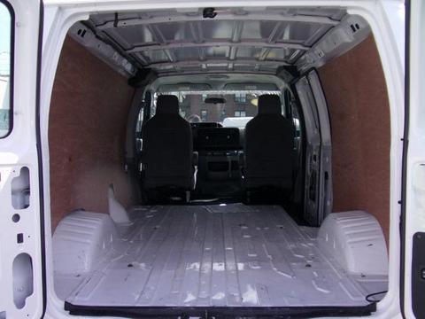 Ford Econoline 2011 photo 2