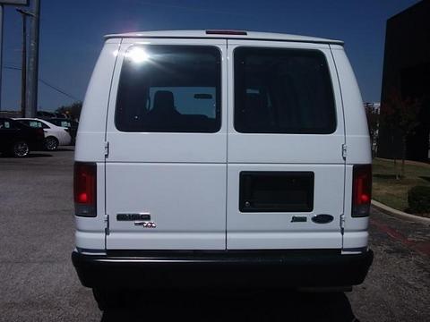 Ford Econoline 2011 photo 1