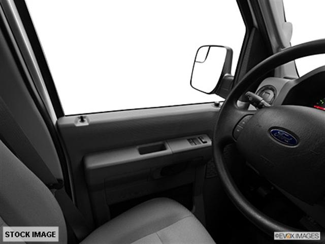 Ford Econoline 2011 photo 4