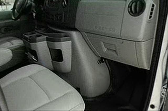 Ford Econoline 2011 photo 1