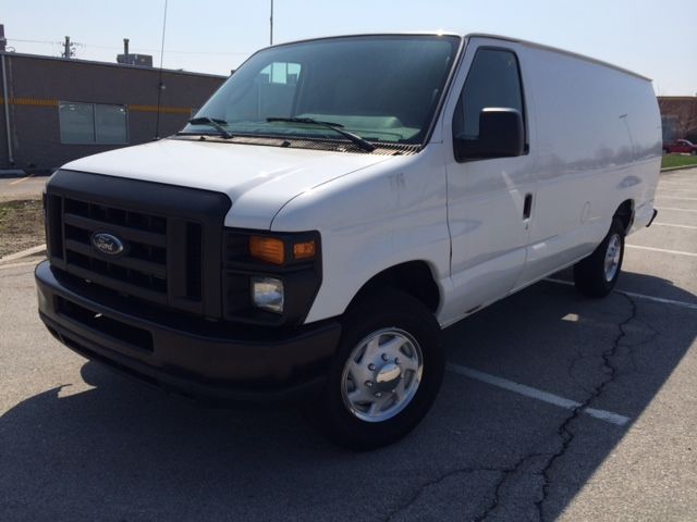 Ford Econoline 2011 photo 4