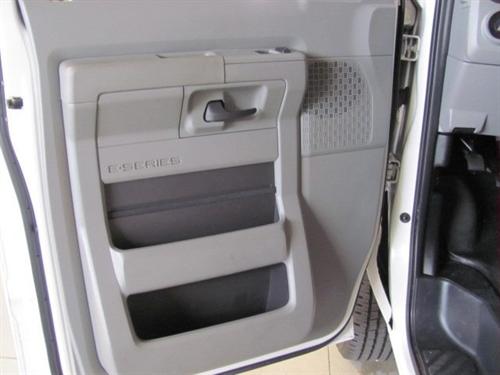 Ford Econoline 2011 photo 4