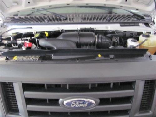 Ford Econoline 2011 photo 5