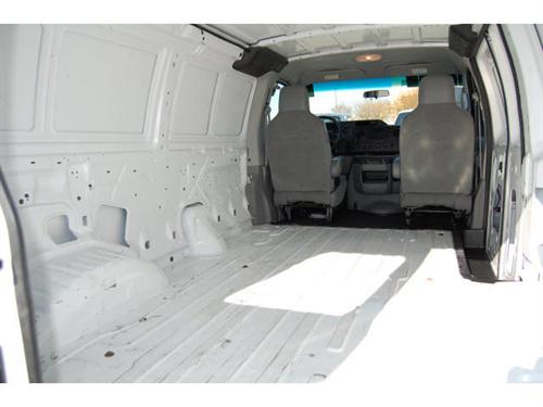 Ford Econoline 2011 photo 2