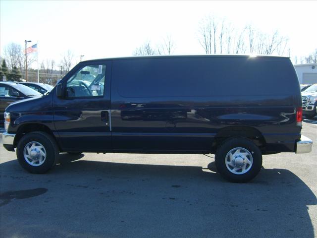 Ford Econoline 2011 photo 1