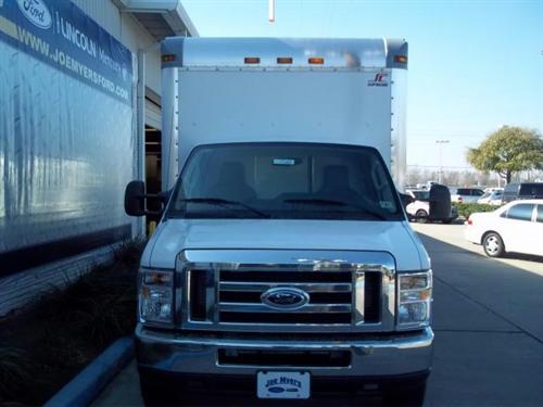 Ford Econoline 2011 photo 2