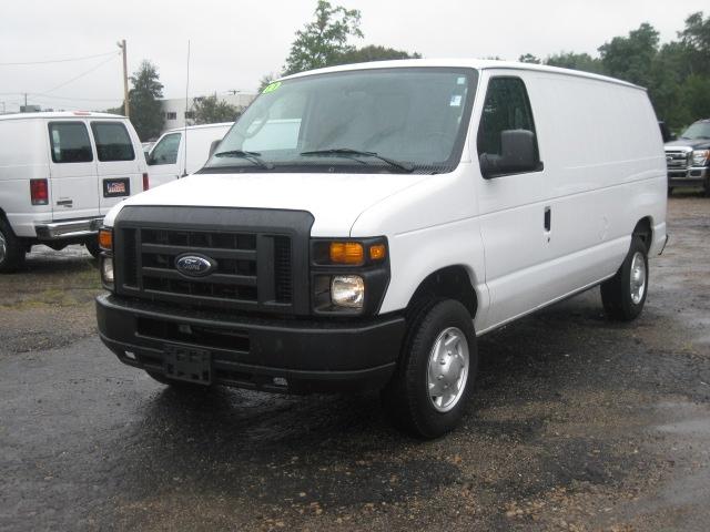 Ford Econoline SE Truck Passenger Van