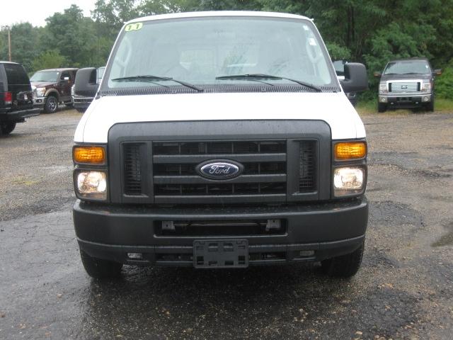 Ford Econoline 2011 photo 1