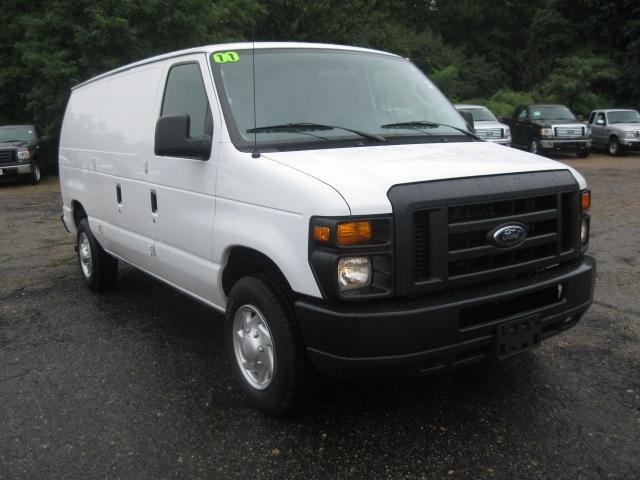 Ford Econoline 2011 photo 2
