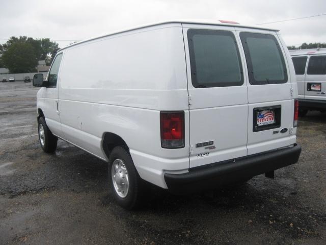 Ford Econoline 2011 photo 5