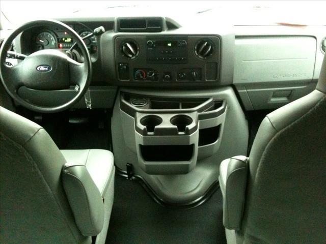 Ford Econoline 2011 photo 5