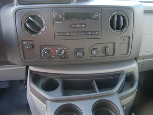 Ford Econoline 2011 photo 1