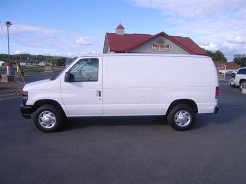 Ford Econoline 2011 photo 2