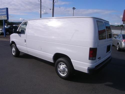 Ford Econoline 2011 photo 3