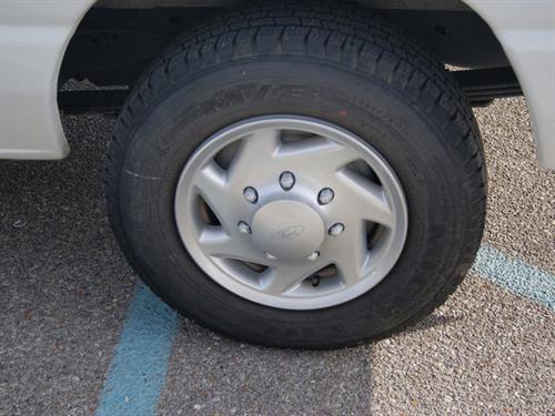 Ford Econoline 2011 photo 4