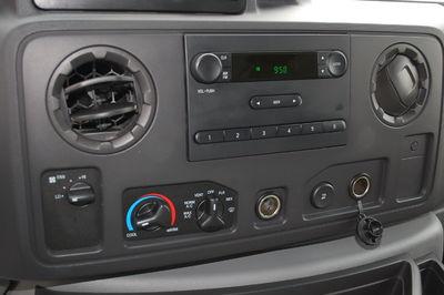 Ford Econoline 2011 photo 1