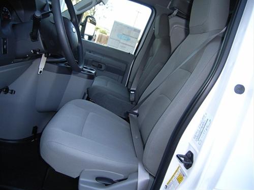 Ford Econoline 2011 photo 1